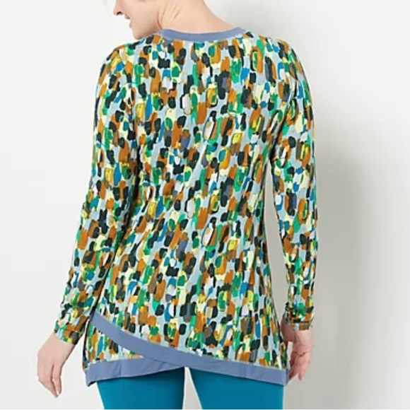 LOGO by Lori Goldstein Rayon 230 Printed Top W/Crossover Hem Black Multi Small - Picture 6 of 6